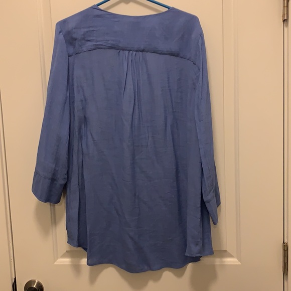 Women’s Top - Picture 3 of 3